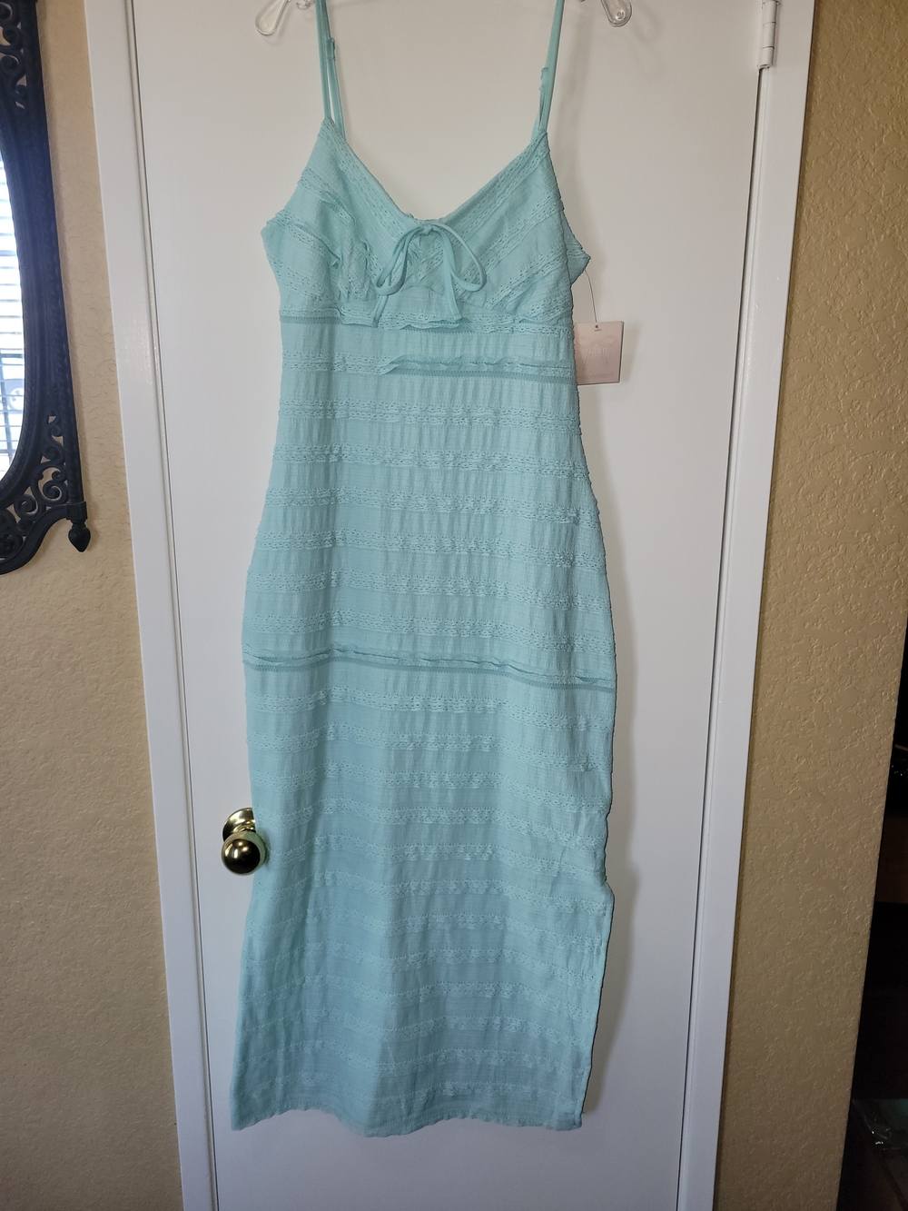 New With Tags Textured bodycon dress (read description)